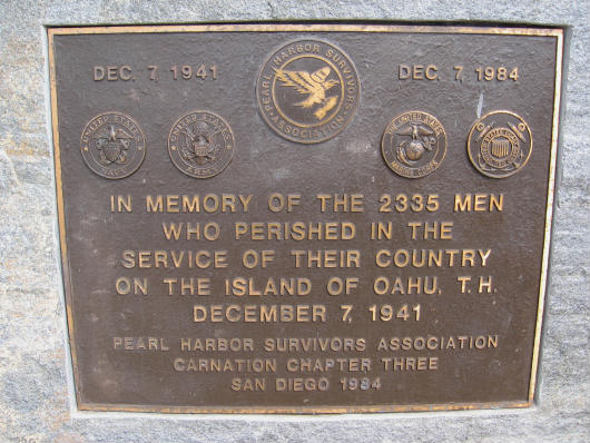 plaque memorializes victims of pearl harbor