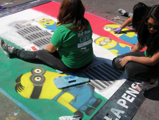 the minions tip the leaning tower of pisa