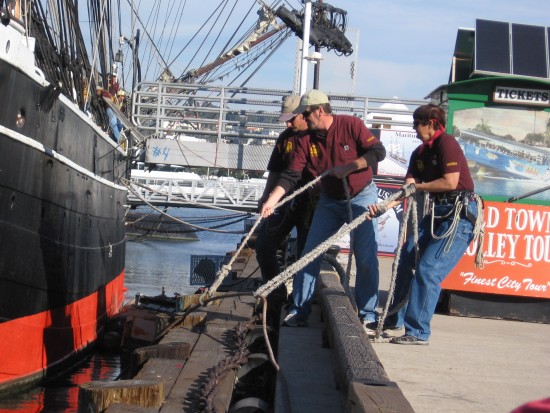 volunteers prepare to release star of india rope