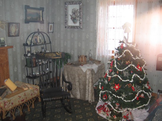 15 Recreated family room in Cabrillo lighthouse includes a Christmas tree.