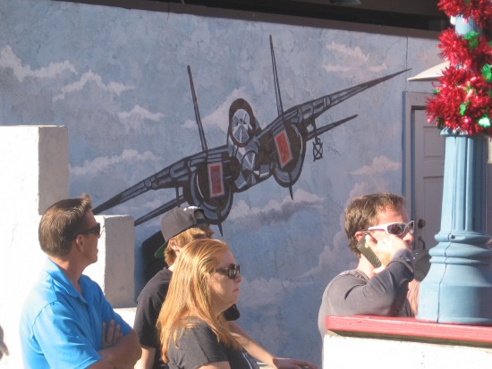 F-14 Tomcat depicted on outside wall at Kansas City Barbeque.
