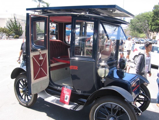 1912 Baker Electric Car fitted with solar panels!