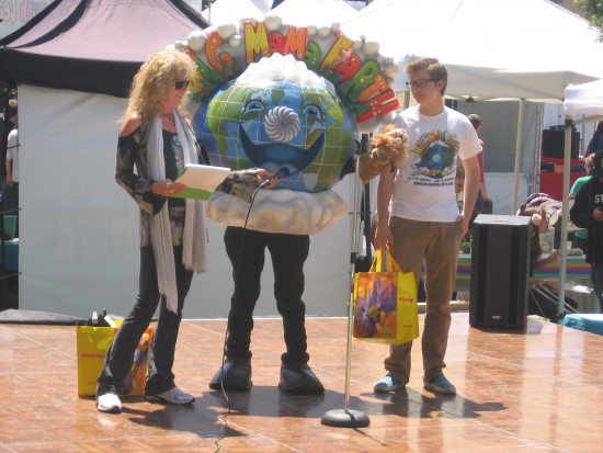 Big Mama Earth provides green lessons for kids.