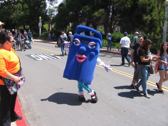 A lovely blue recycle bin poses for my camera!
