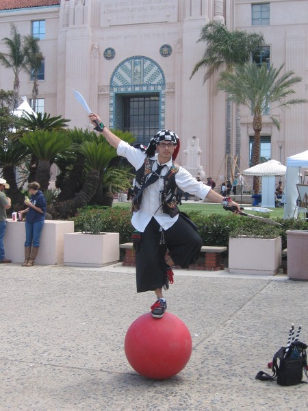 Street performer in front of County Administration Building.