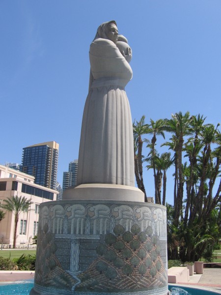 Side view of the iconic Guardian of Water.