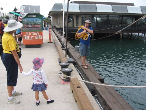 This guy was assisting divers removing trash along the Embarcadero.