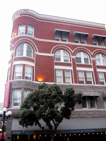 Keating Building seen from across Fifth Avenue in the Gaslamp Quarter.