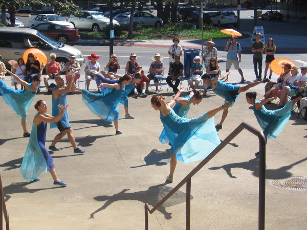 Beautiful dance delights a host of San Diegans.
