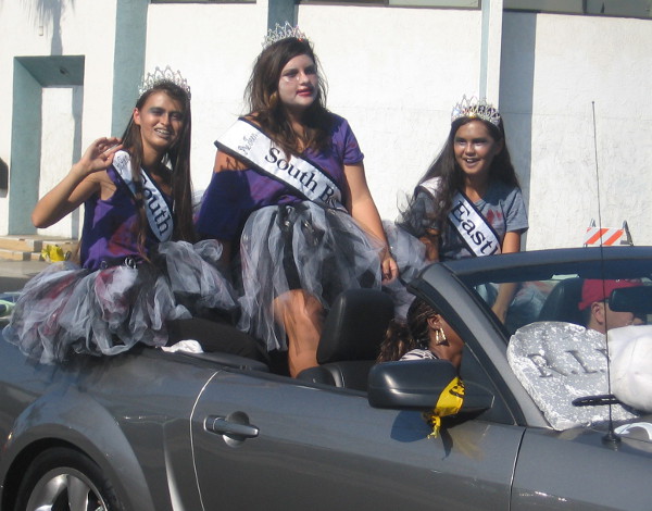 I suppose these young ladies are the queens of Zombieland!