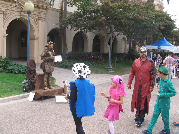 Street performer is a bronze version of Shakespeare, the Bard!