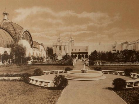 Fountain by Botanical Building at the Panama-California Expositon in Balboa Park. The Botanical Court a hundred years later remains largely unchanged.