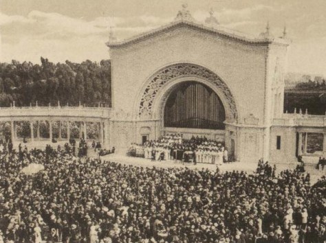 One of many popular recitals in the Organ Pavilion at the Panama-California Exposition. (This venue is now called the Spreckels Organ Pavilion.)