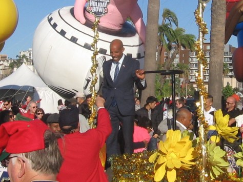 Meb Keflezighi, San Diego hero, is Grand Marshall of 2014 Big Bay Balloon Parade.