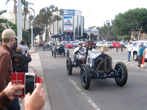 Here they come! That's the San Diego Air and Space Museum in the background.