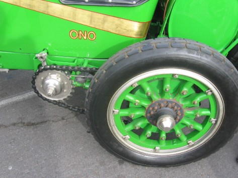 Someone nearby joked: It's a motorcycle chain!