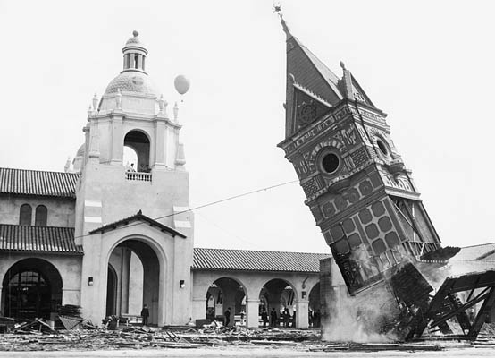 Photo of the old depot tower being demolished in 1915.