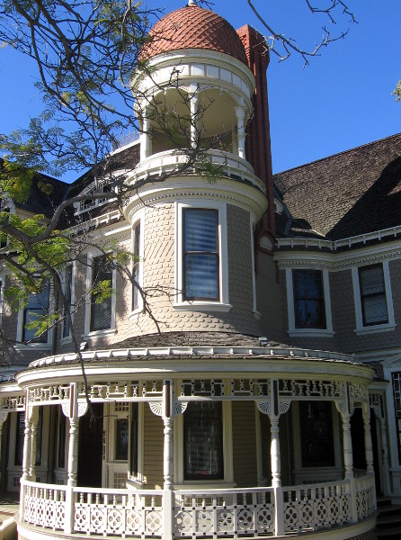Delightful architecture on Bankers Hill.