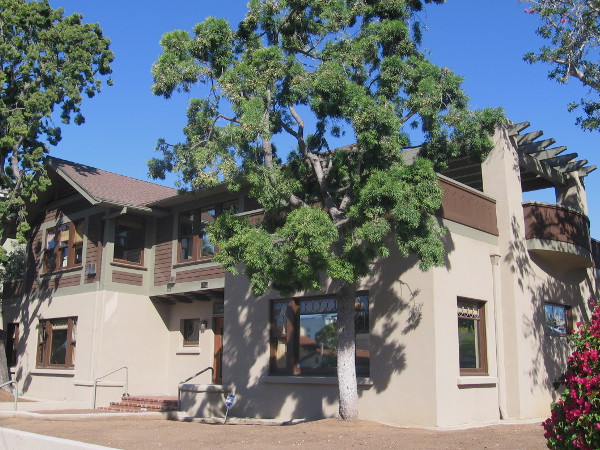 Amy Strong lived here until 1912. The house is in the early 20th century Craftsman architectural style.