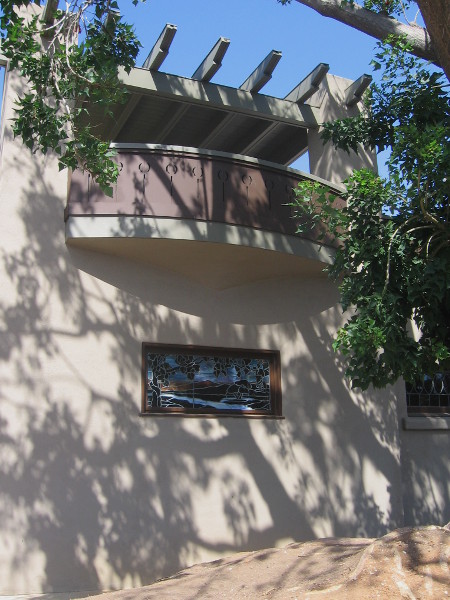 A few unusual features foretold the highly eccentric Amy Strong Castle at Mt. Woodson, which she built years later.