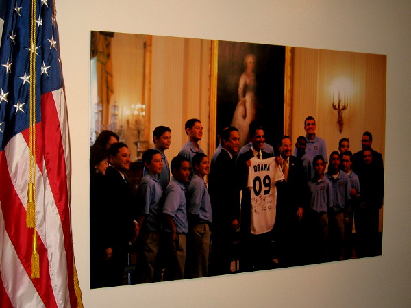 Photo shows President Obama honoring the 2009 Little League World Series champs.