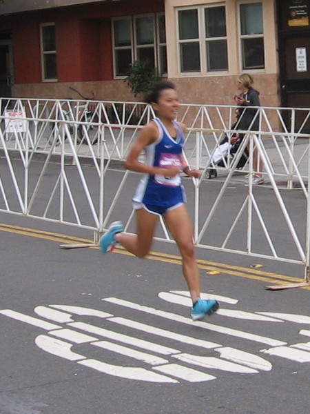 It's the women's half marathon winner, Eri Hayakawa!