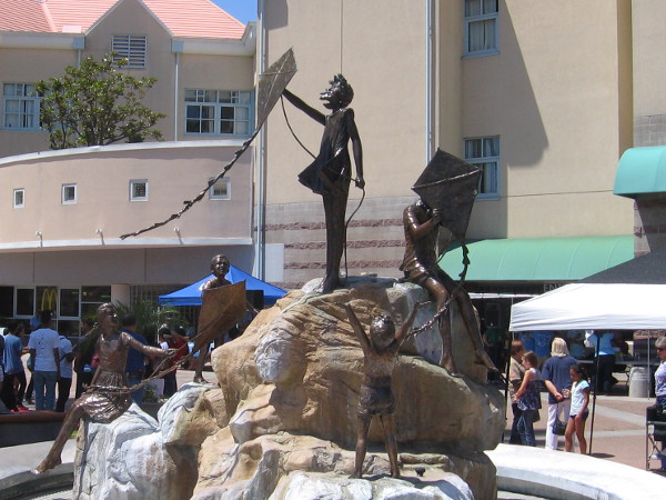 Inspiration Fountain in front of the pediatric hospital shows children flying kites.