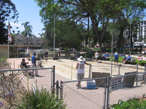 One fine Saturday afternoon, I finally saw folks playing horseshoes on one court!