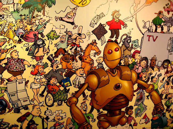 Check this out! The mural by Sergio Aragones, of Groo the Wanderer fame, contains hundreds of characters romping about San Diego during Comic-Con!