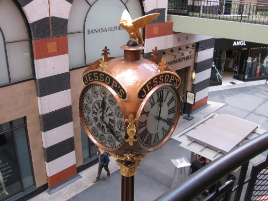 Twelve dials on one face tell time in New York, London, Paris, Berlin, Milan, St. Petersburg, Calcutta, Capetown, Tokyo, Hong Kong, Melbourne, Mexico City.