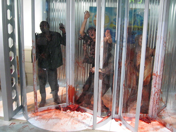 It seems the walking dead at 2015 San Diego Comic-Con were having problems with these revolving doors.