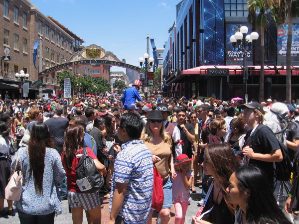 Hundreds of thousands jam downtown San Diego for 2015 Comic-Con. It's just plain nuts.