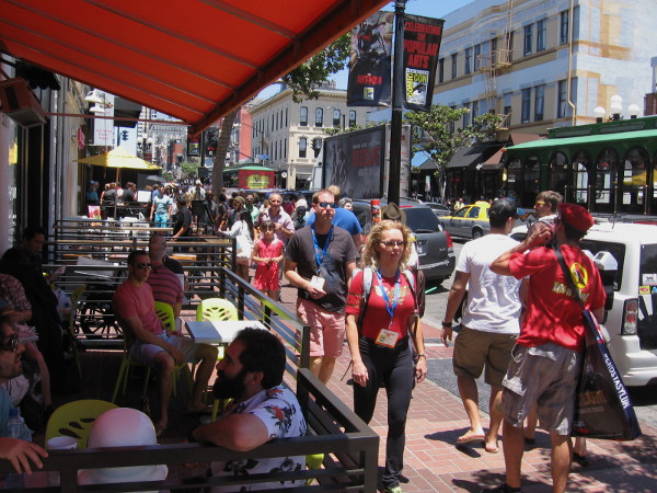 Folks dining at a Gaslamp restaurant have front row seats to the drama.