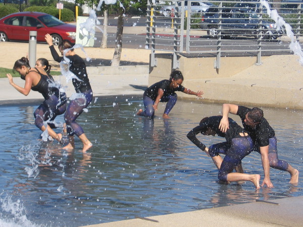 Dancers from San Diego Dance Theater provide wonderful entertainment on a sunny weekend day!