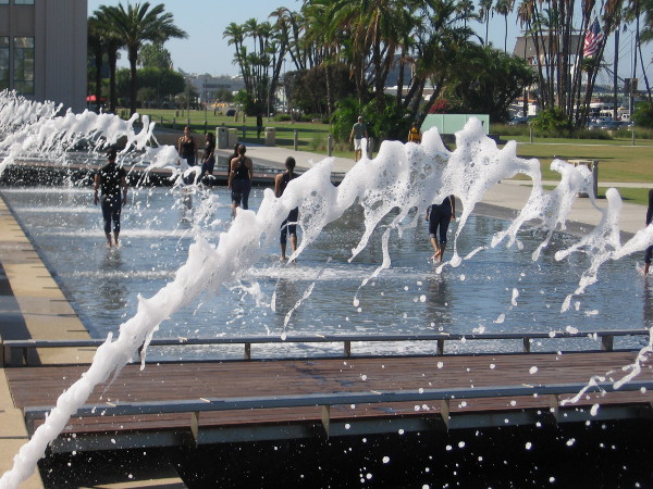 And the stunning performance is over. The dancers paused and bowed, as the mobile audience drew up beside them and applauded.