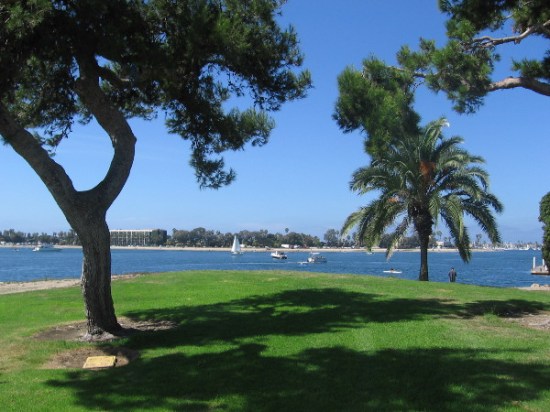 Mission Bay Park is the largest man-made aquatic park in the United States. Its 4,235 acres is a wonderland of blue water, islands, beaches, resorts, marinas, and tree-shaded grass.