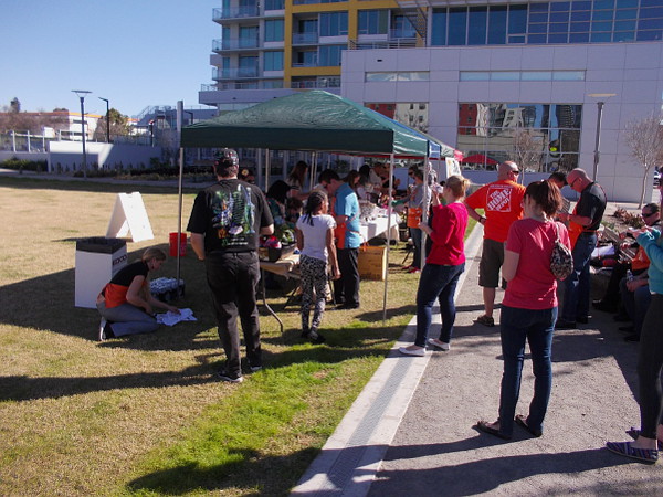 An event held Saturday morning at Fault Line Park taught participants how to produce an easy, artistic craft.