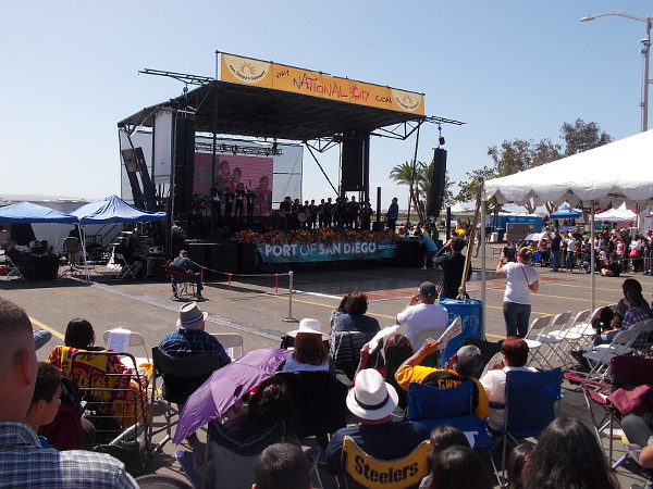 The grand stage drew the largest crowd. Many excellent Mariachi groups and baile folklorico dancers wowed the audience.