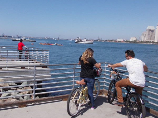 These little bay overlooks with railings are popular spots to take in the scenery and sunshine.