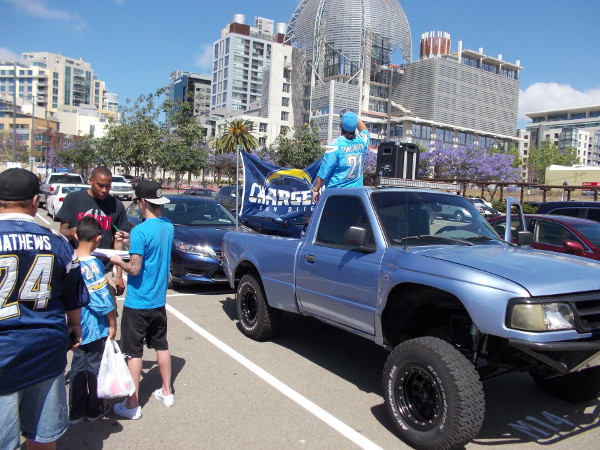Lots of diehard Chargers fans were on hand Saturday for a big signature gathering kickoff sponsored by the San Diego Chargers organization, in their quest for a downtown stadium.