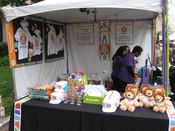 Lots of cool zoo gifts and fun commemorative stuff for sale, of course!
