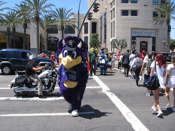 Here comes Dinger of the Colorado Rockies. I first met him in person about 20 years ago, when I gave him a high five as he entered a Denver hospital.