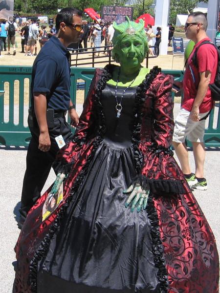 An excellent cosplay of Madame Vastra from Dr. Who.