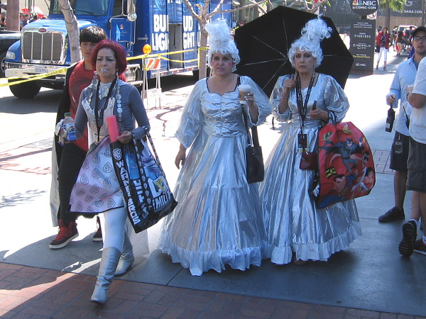 I learned these elegant ladies are the Clowns of the Galaxy, with their red-haired Robot. Never heard of them! Looks to me like they were simply having a great time at Comic-Con!