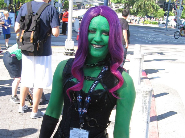 A big smile. Cosplay of Gamora, of the Guardians of the Galaxy.