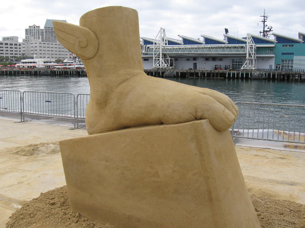 I Want To Fly, by world sand master Katsuhiko Chaen from Japan.