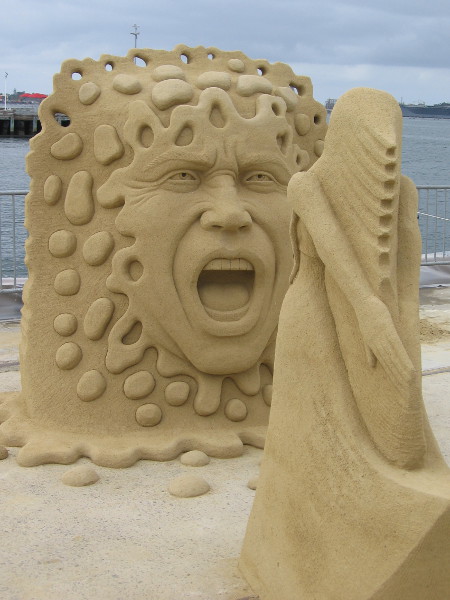 Another photo of the astonishing sand sculpture Yell.