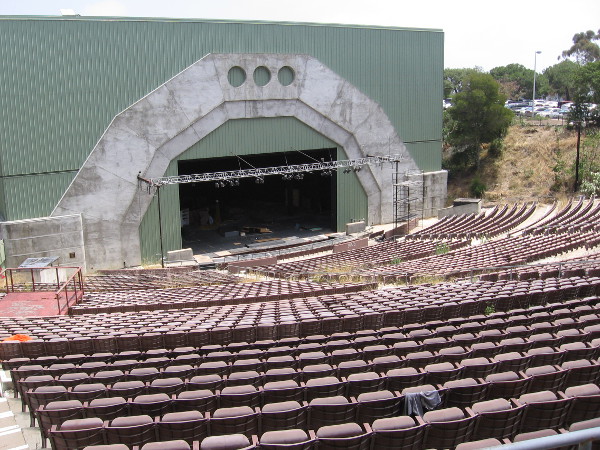 The Starlight Bowl might once again be filled with humanity and magic. Your voice is important.