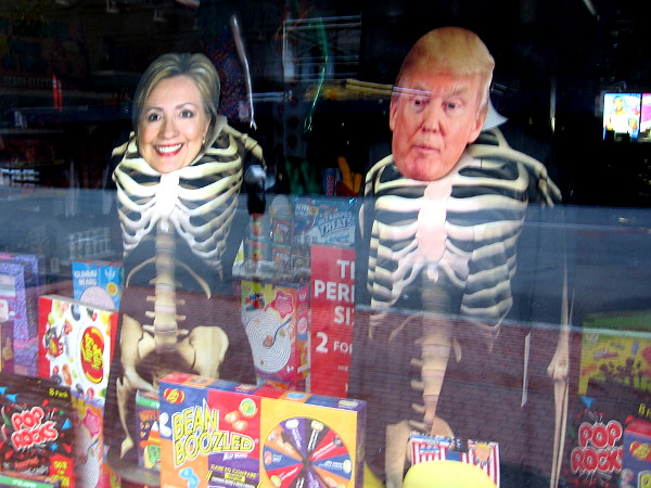 For Halloween, Hillary Clinton and Donald Trump have become skeletons in this store window. Does anyone need a costume? Trick or treat!
