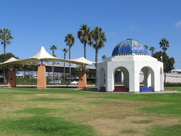 A quick photo of Cancer Survivors Park, on the east end of Spanish Landing Park. I've blogged about this special place a couple of times.